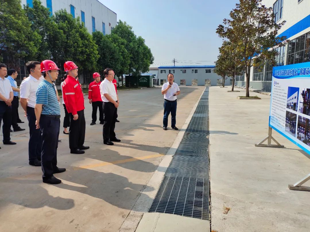 現(xiàn)場觀摩！猇亭區(qū)二季度項目拉練活動走進化機公司設(shè)備制造標準化廠房建設(shè)項目