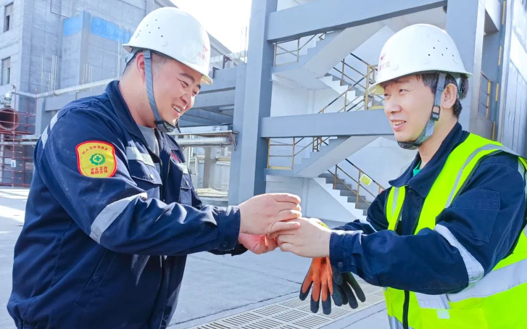 新疆宜化乙炔車間運(yùn)行一班：立足崗位強(qiáng)技能，凝心聚力創(chuàng)佳績(圖5)