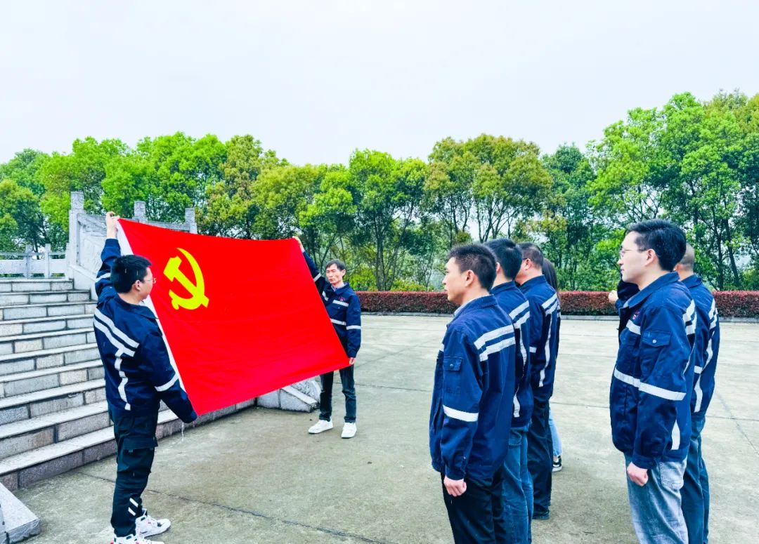 在緬懷中汲取奮進力量！這場主題黨日活動“走心”更“入心”！(圖3)
