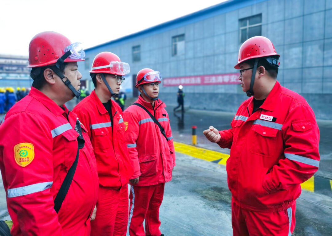 新疆宜化：直擊大修一線，看他們奮戰(zhàn)的身影(圖8)