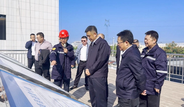黑龍江省供銷合作社理事會(huì)主任趙勵(lì)軍、倍豐集團(tuán)董事長徐陽一行到訪宜化集團(tuán)(圖1)